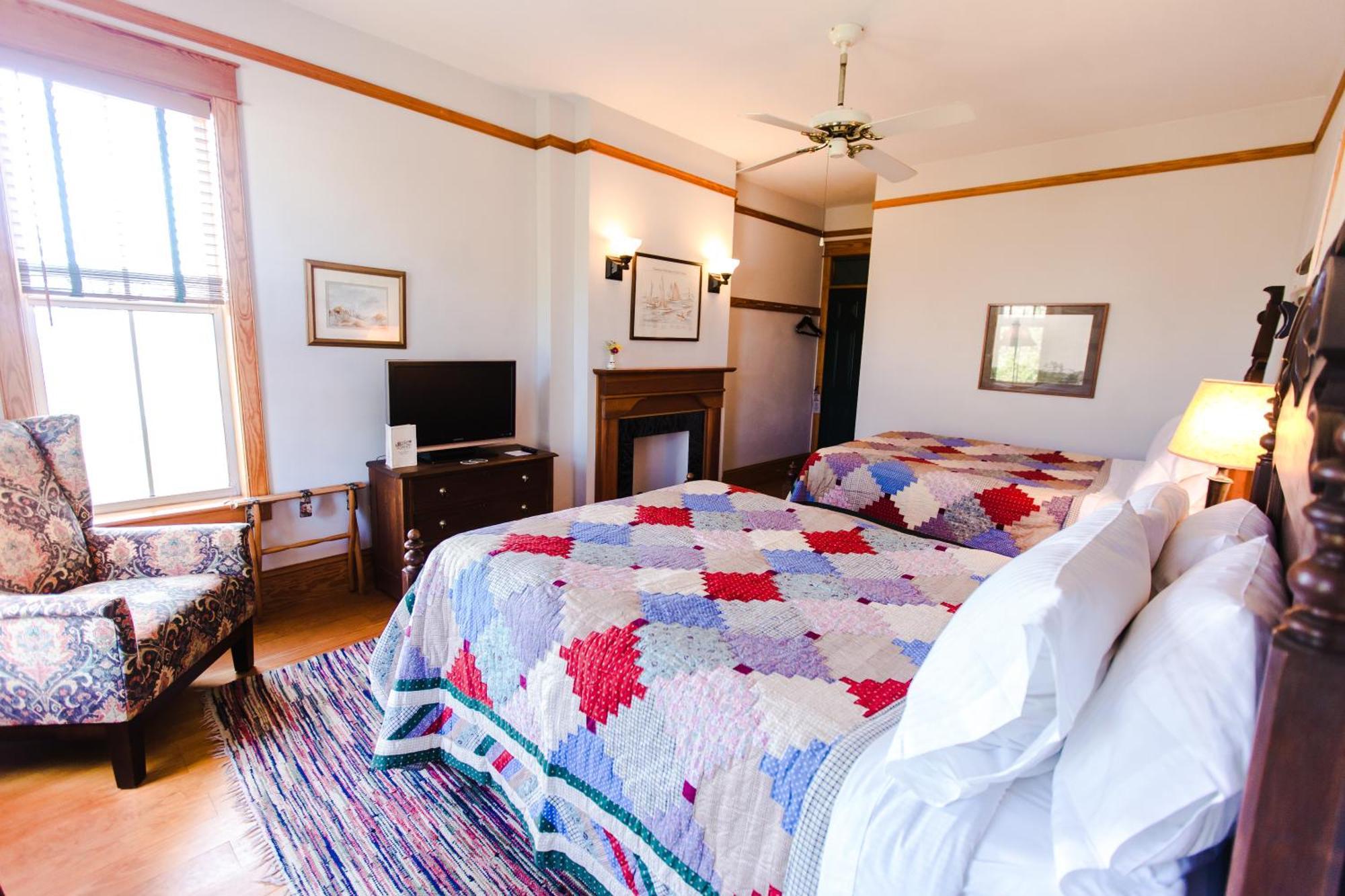 Roanoke Island Inn Manteo Room photo