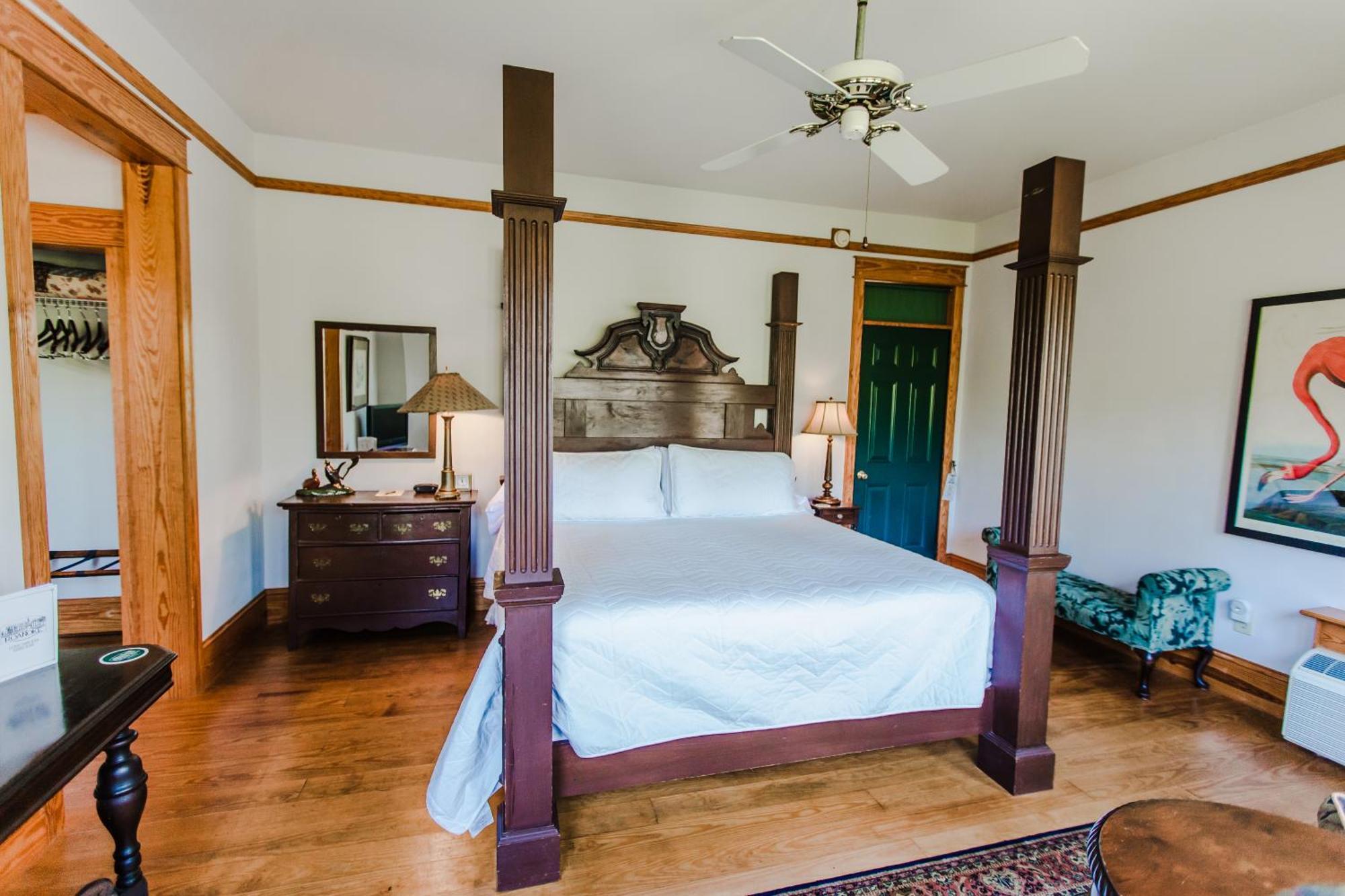 Roanoke Island Inn Manteo Room photo
